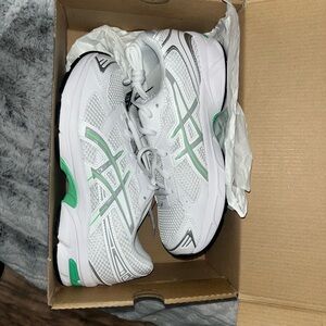 BRAND NEW , NEVER WORN